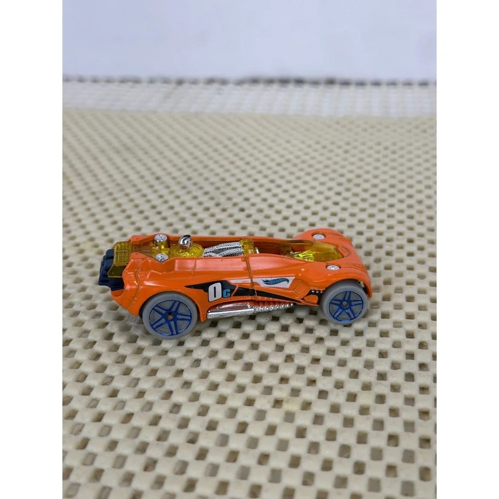 Hot Wheels Ground FX Orange Diecast Race Car Futuristic Concept 1/64 Scale‎ EUC